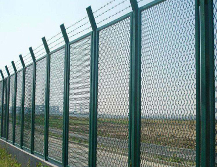 <b>钢板网护栏</b>